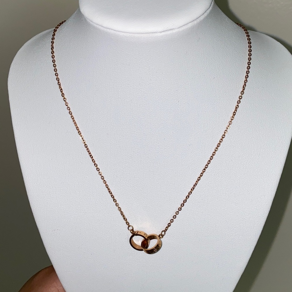 Celebrity double ring Necklace